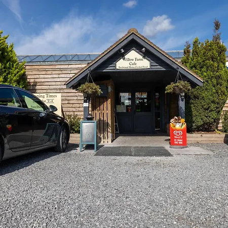 The Little Hide - Adult Only Camping Pods Wigginton  Exterior foto